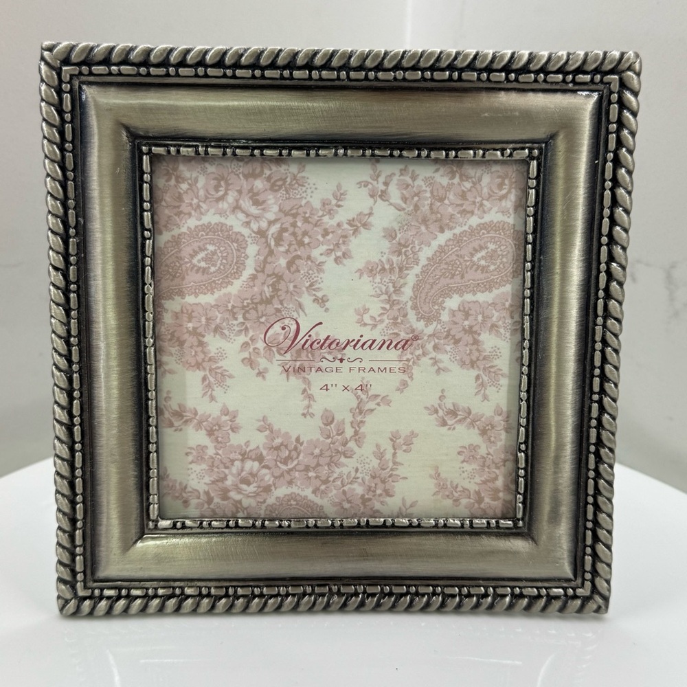 Ornate Silver Picture Frame with Rope Texture